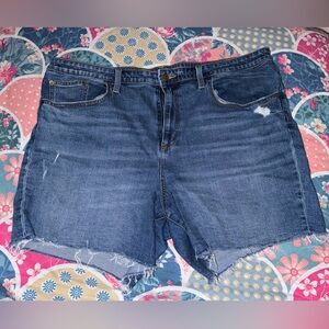Universal Thread Women’s Boyfriend Short Size 18/34